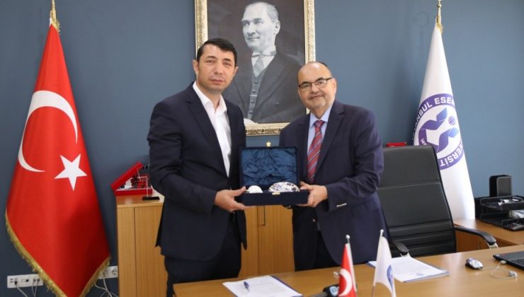 Sağlık çalışanlarına ve lise öğrencilerine akademik destek