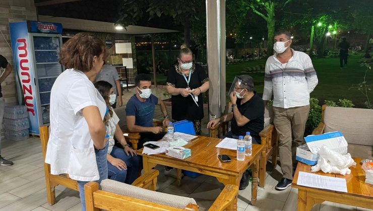 Sağlık çalışanlarından özverili davranış