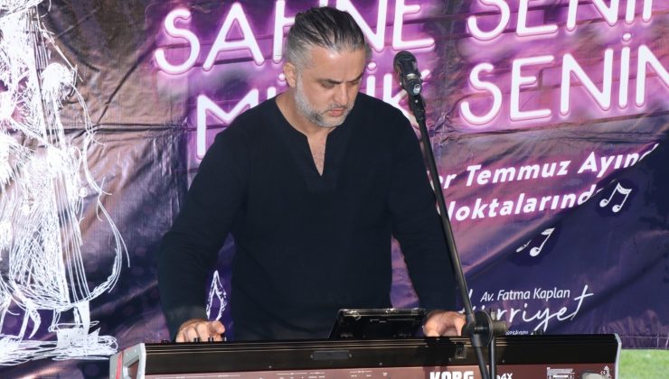 ‘Sahne Senin, Müzik Senin’ ile gençler akşamın tadını çıkardı