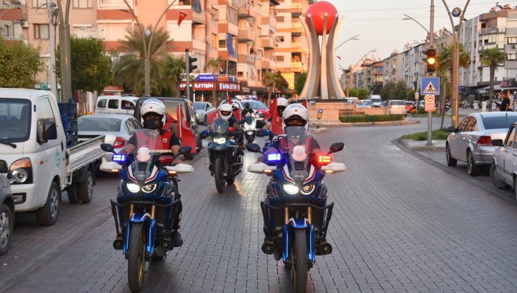 Salihli’de Zafer Bayramı korteji