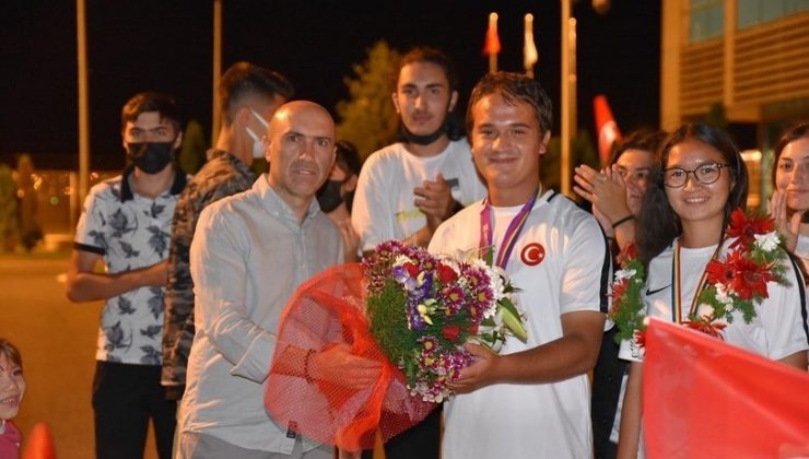 Şampiyon okçular Kayseri’ye döndü