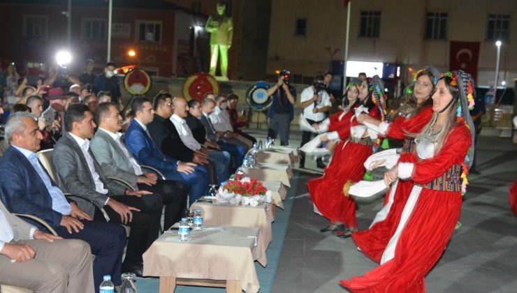 Sanatçı Ahmet Öngel’den Zafer Bayramı konseri