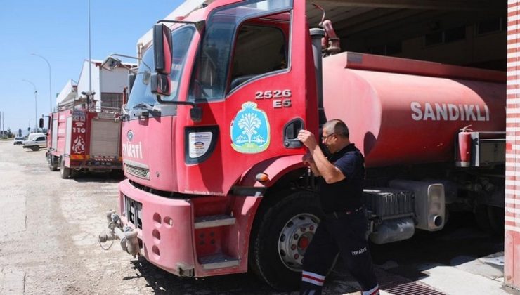 Sandıklı itfaiyesi Isparta yangınına destek için gitti