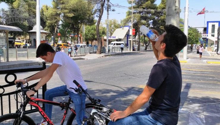Şanlıurfa’da sıcak hava ve nem bunaltıyor