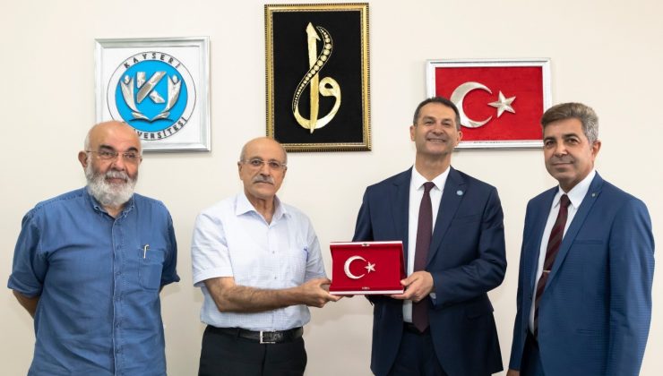 Şehit ailelerinden KAYÜ’ye ziyaret