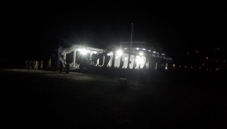 Sel bölgesinde mağdur kalan vatandaşlar feribotla tahliye edildi