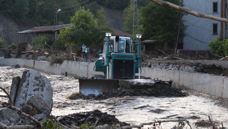 Selin tahrip ettiği Zafer köyünde ekipler seferber oldu