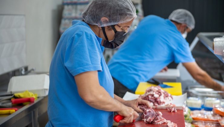 Seyhan Halk Pazarı hizmete girdi