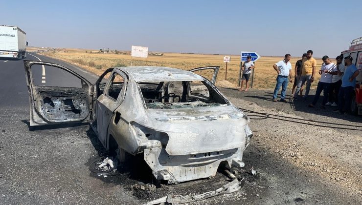 Seyir halindeki otomobil yandı