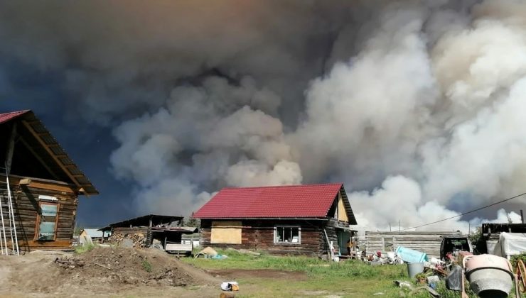 Sibirya’daki orman yangınları yerleşim alanlarına sıçradı
