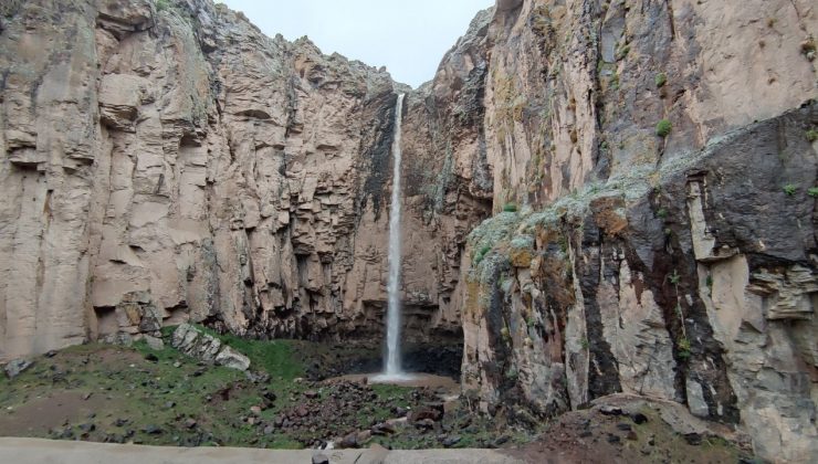 Sıcaklar Yezidi Şelalesi erken kuruttu