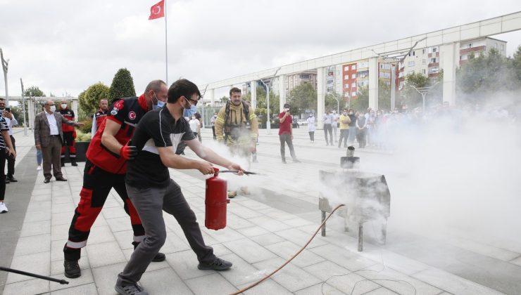 Sultangazi Belediyesindeki yangın tatbikatı gerçeğini aratmadı