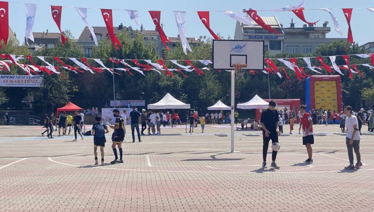 Sultangazili çocuklar okulların açılmasına sayılı günler kala doyasıya eğlendi