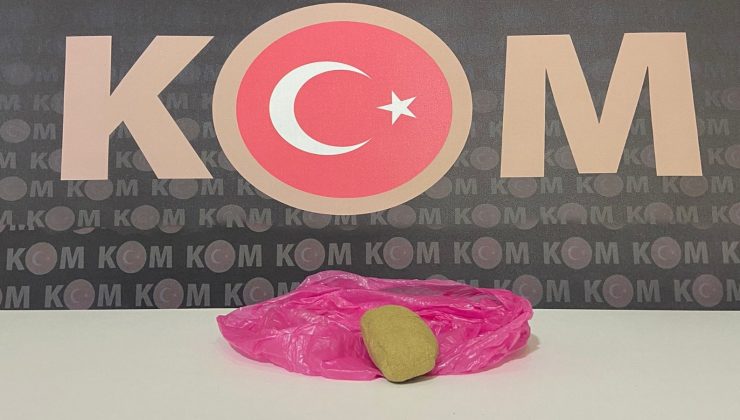 Şüpheli araçtan uyuşturucu çıktı