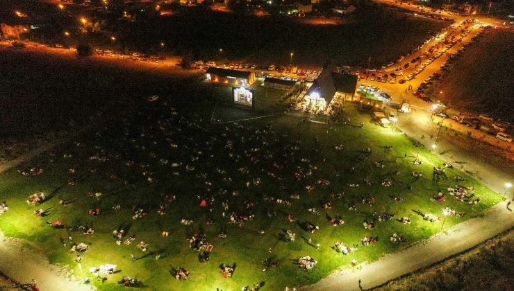 Talas’ta 37 metrekare dev ekranda sinema keyfi