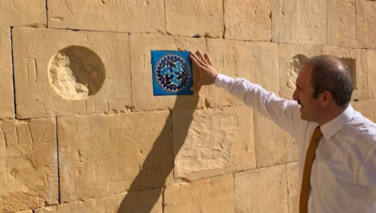 Tarihi Çin-i Maçin Kalesinde 2. etap çini montajına başlandı