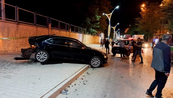 Tatvan’da trafik kazası; 3 yaralı