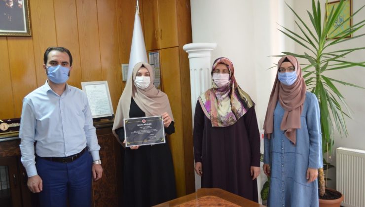 Tavşanlı’da dereceye giren Kız Kur’an Kursu öğrencileri ödüllendirildi