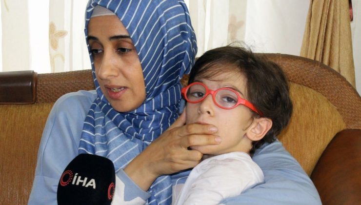 Tek isteği çocukça yaşamak ve fark edilmek