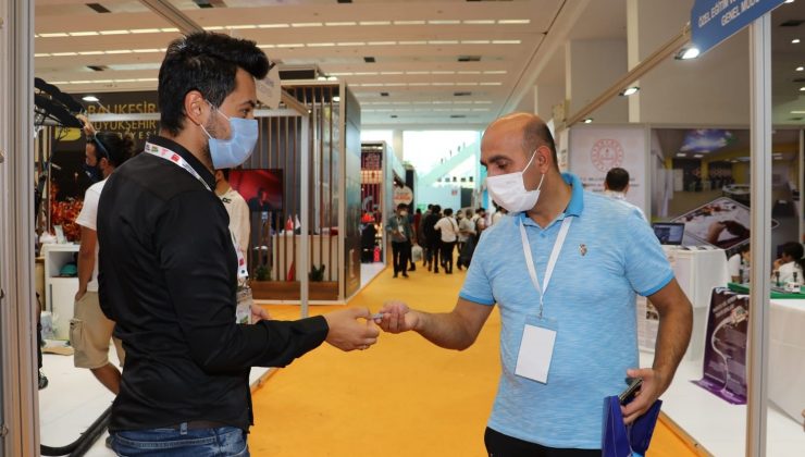 Toroslar Belediyesinden stant ziyaretçilerine 3 boyutlu hediye