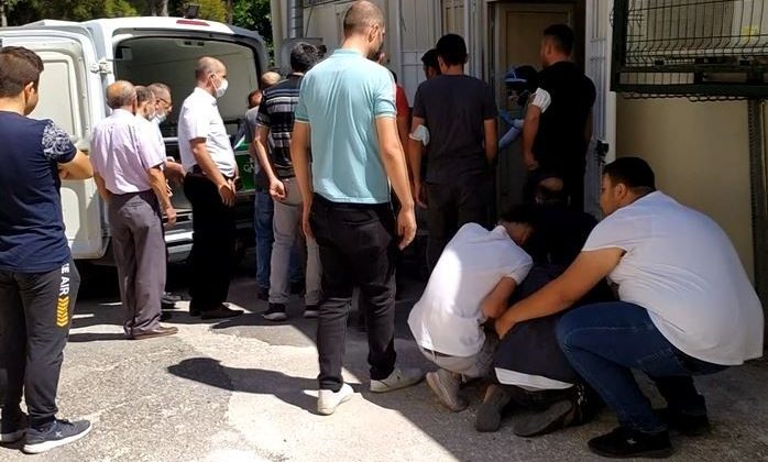 Trafikte tartışan genç öldürüldü