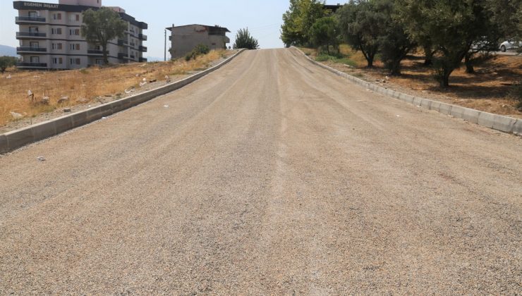 Turgutlu Belediyesinden Selvilitepe Mahallesine asfalt atağı