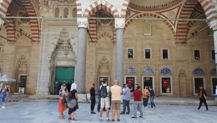 Turist rehberler, Selimiye’ye hayran kaldı