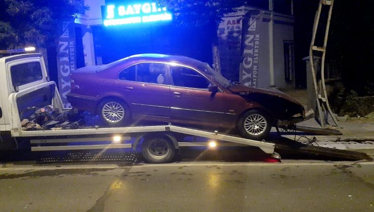 Tuzla’da alkollü sürücü dehşet saçtı: 2 yaralı