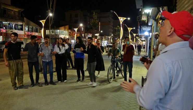 Ukraynalılar söyledi, Yüksekovalılar halay çekti