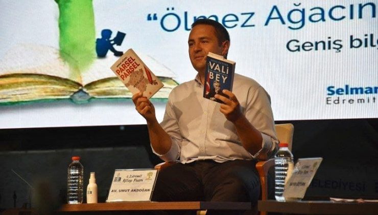 Umut Akdoğan Edremit Kitap fuarında konuştu