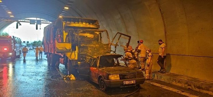 Üniversite okuyan kızlarını Aydın’a getirirken hayatlarını kaybettiler