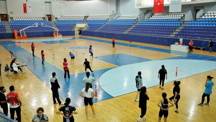 Üniversiteli olabilmek için zamanla yarıştılar