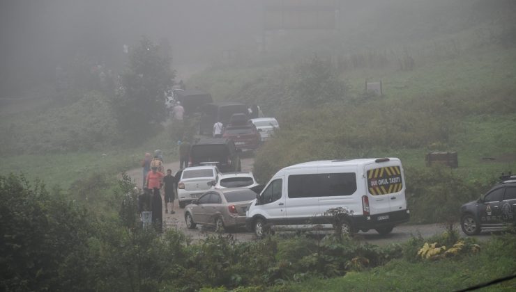 Uzungöl’de şiddetli yağışlar sonrası Koşon Deresi çamur aktı