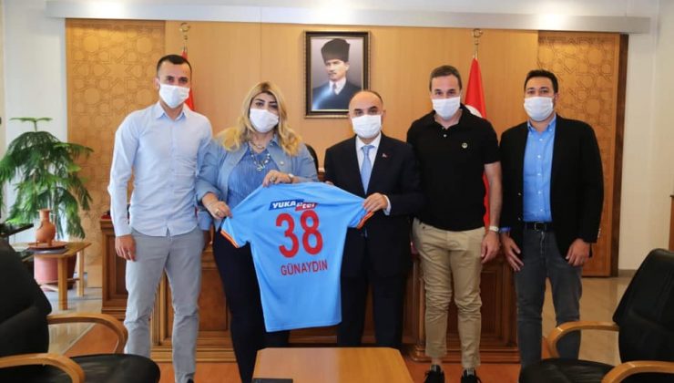 Vali Günaydın’a Kayserispor forması