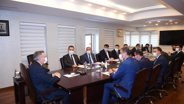 Vali Süleyman Elban, kaymakamlarla toplantı gerçekleştirdi