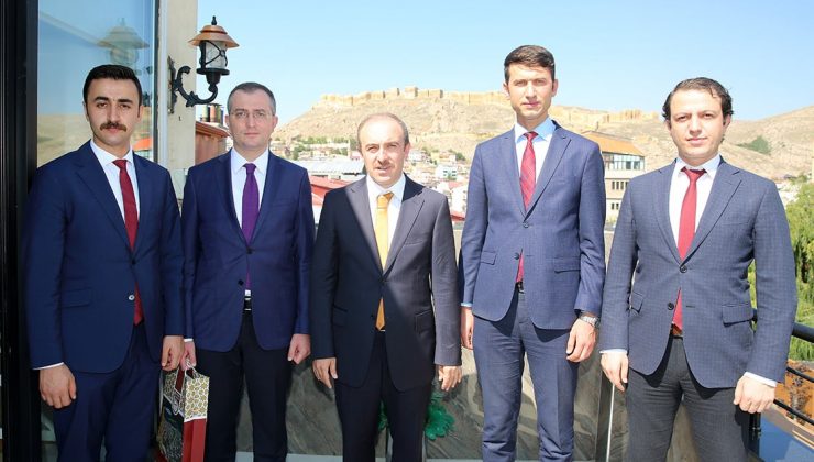 Vali yardımcıları ve kaymakamlar için veda yemeği düzenlendi