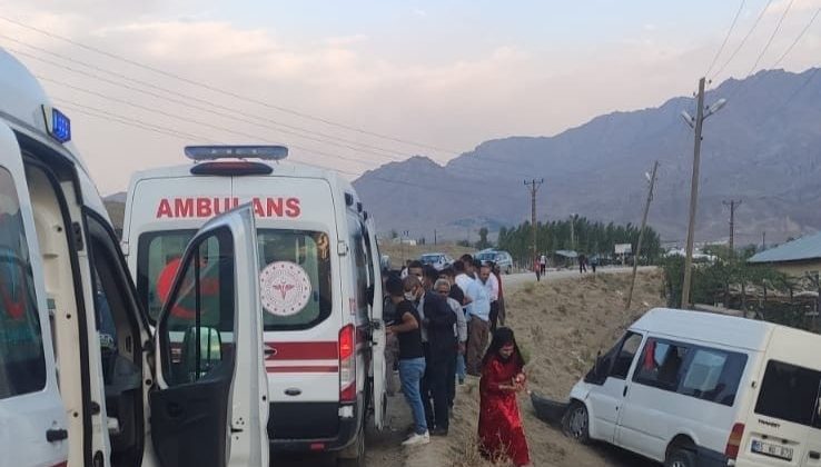Van’da düğün konvoyunda kaza: 5 yaralı