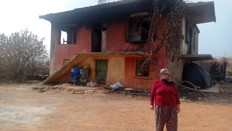 Yangında evi küle dönen Döndü teyze bir terliği ve kıyafetiyle kaçabildi