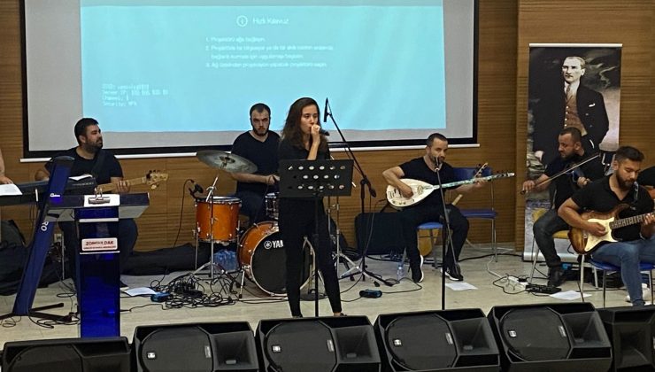 Yangından mağdur olan çocuklar ve hayvanlar için konser düzenledi