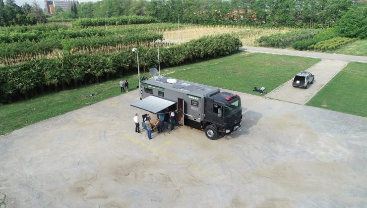 Yangınlarla mücadele, mobil yangın yönetim aracından koordine ediliyor