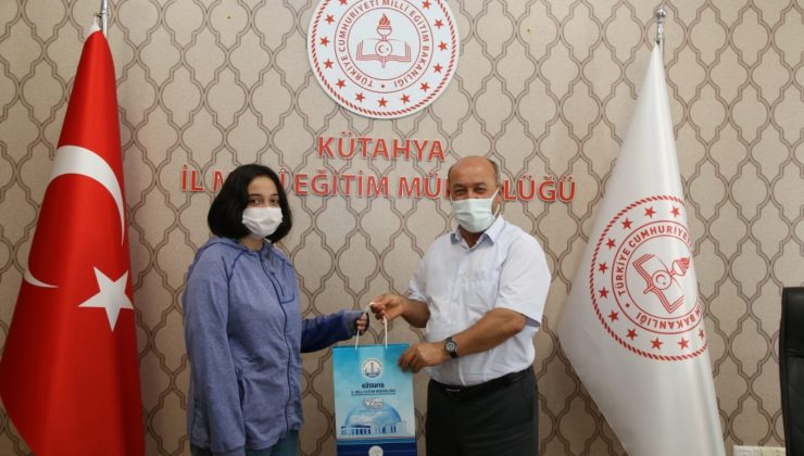 Yarışmada dereceye giren öğrenciler ödüllendirildi