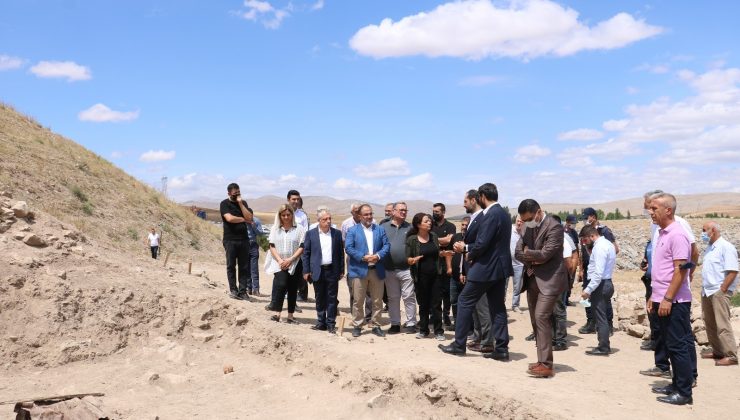 Yassıhöyük’te 3 bin 500 yıllık tarih gün yüzüne çıkıyor