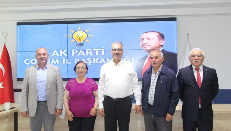 Yaylacık köyü muhtarı ve eşi AK Parti’ye katıldı