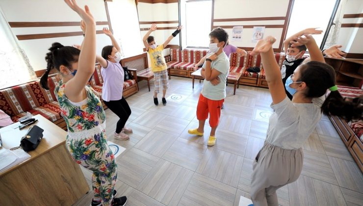 Yaz Akademisi’nde eğitimler sürüyor