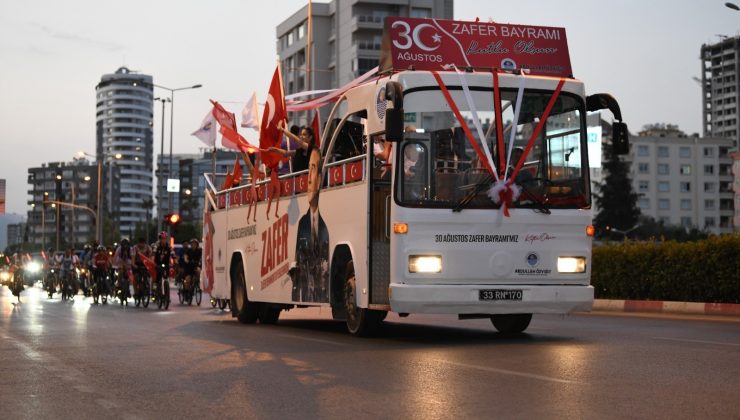 Yenişehir caddeleri bayram coşkusuyla aydınlandı