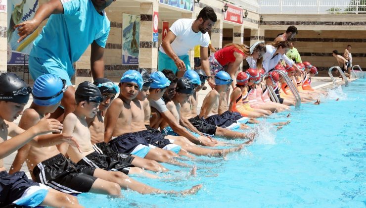 Yenişehir’de ‘Yüzme Bilmeyen Çocuk Kalmasın’ projesi coşkuyla başladı