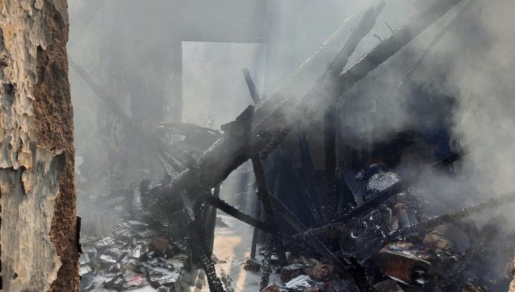 Yer ocağı, evi kül etti