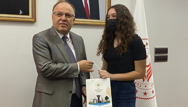 YKS’DE ilk bine girenler ödüllendirildi