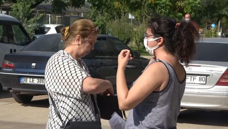 YÖKDİL’de gelenek değişmedi, adaylar koşarak salona geldi