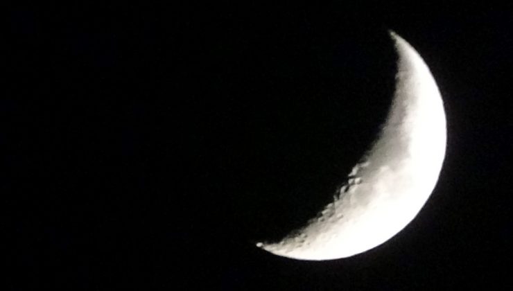Yüksekova’da hilal ay güzelliği
